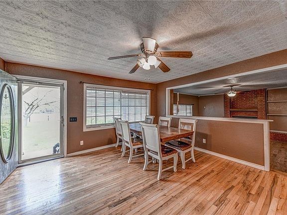 5th image of 414 Johns Dr