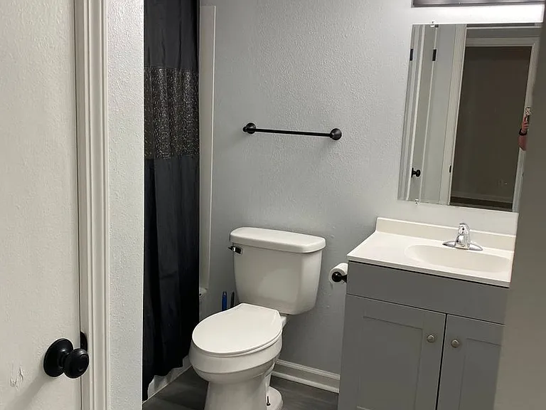 1313 Oakland Rd NE — Photo 9