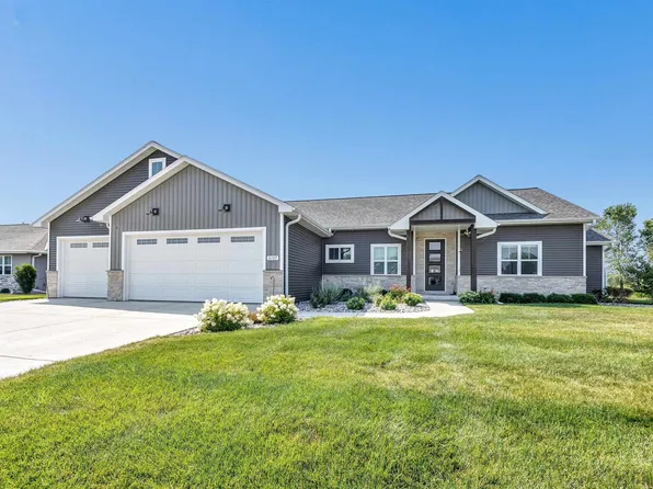 2157 Fox Point Cir, De Pere, WI 54115