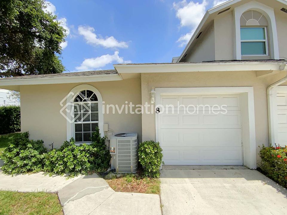 1st image of 8 Erwood Pl