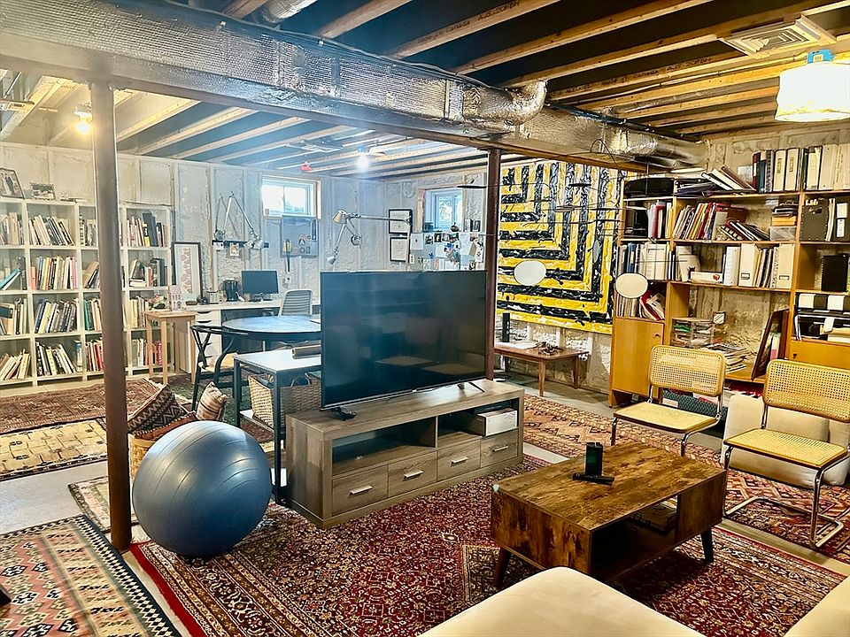 1st image of 301-303 Cabot St #1