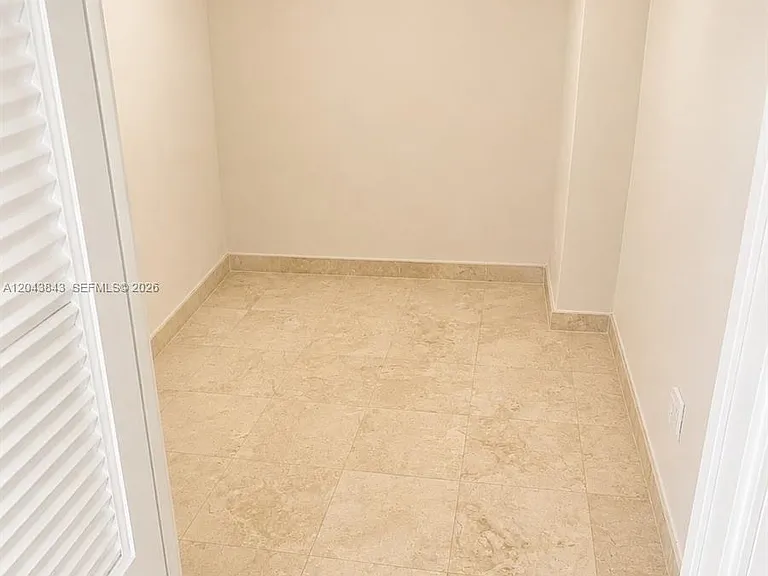 5255 Collins Ave #7B — Photo 24