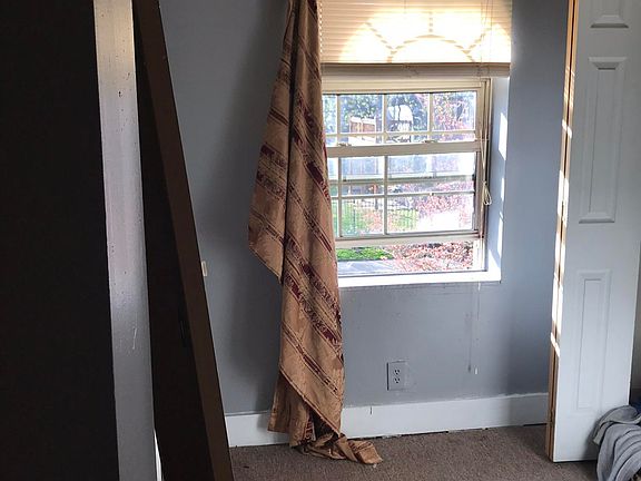 4th image of 253 Cecil Ave