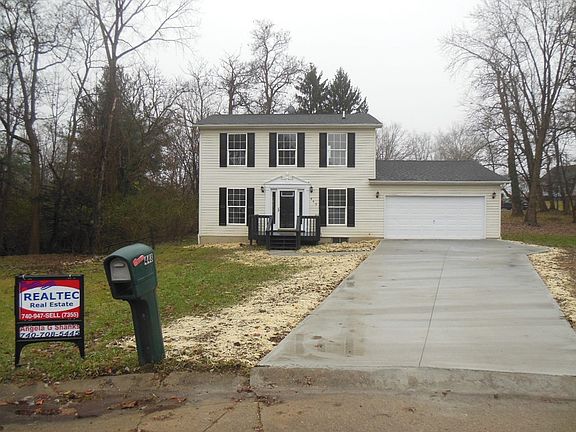 2nd image of 448 Roberta Ln