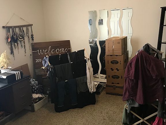 3rd image of 2608 Pacific Dr S APT 1