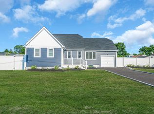 105 Commack Rd, North Babylon, NY 11703
