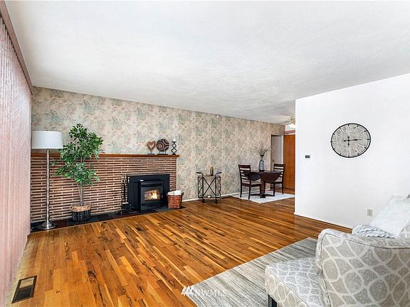 4th image of 8708 Lenox Ave SW