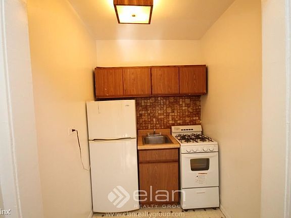 2nd image of 739 W Belmont Ave APT 111