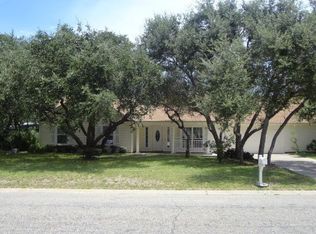 101 N Sierra Woods Dr, Rockport, TX 78382