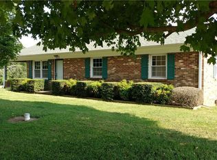 122 Danbury Ln, Mount Airy, NC 27030