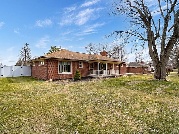 3rd image of 1890 N Belleview Dr