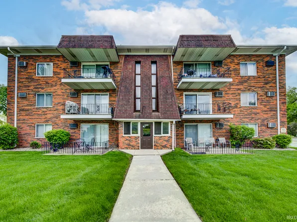 5701 129th St #2D, Crestwood, IL 60418