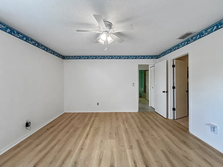 1750 Atrium Dr — Photo 17