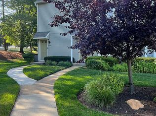 2004B Ralston Dr #266, Mount Laurel, NJ 08054