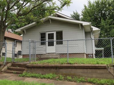 16 E Hyde Park Ave, Saint Joseph, MO, 64504