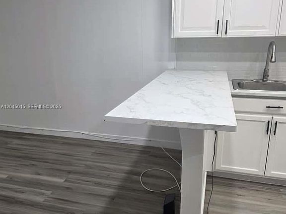 4th image of 23 Miami Gardens Rd
