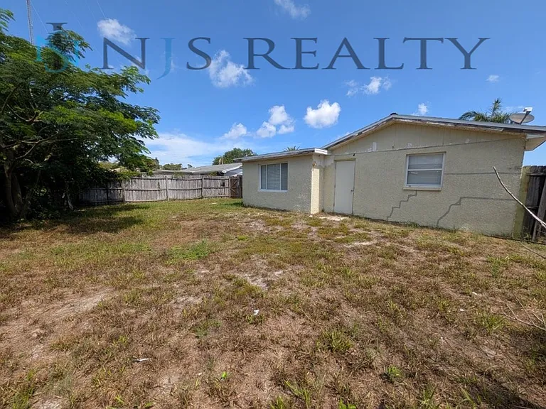 3034 Roxbury Dr — Photo 16