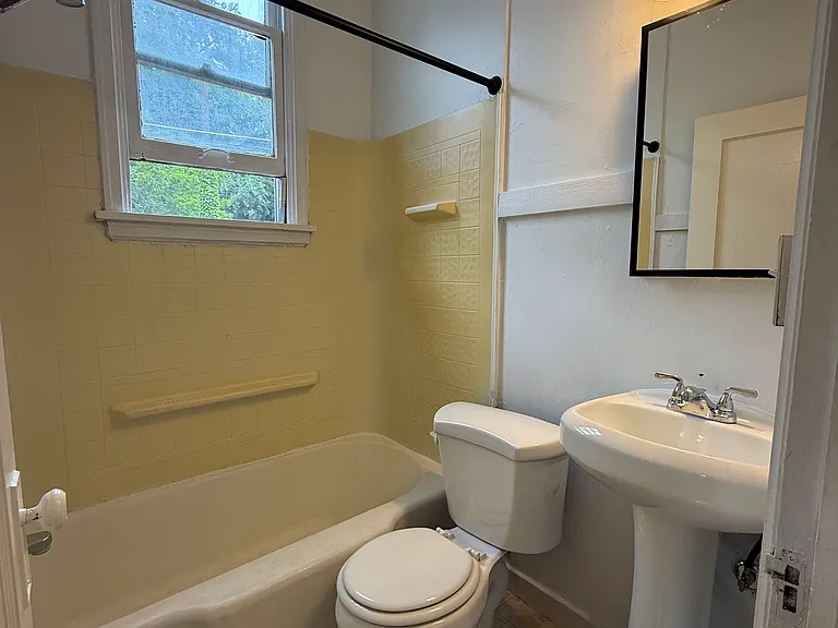 1014 W Franklin St #1014 — Photo 9