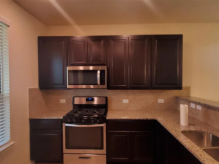 2530 Remembrance Cir — Photo 6
