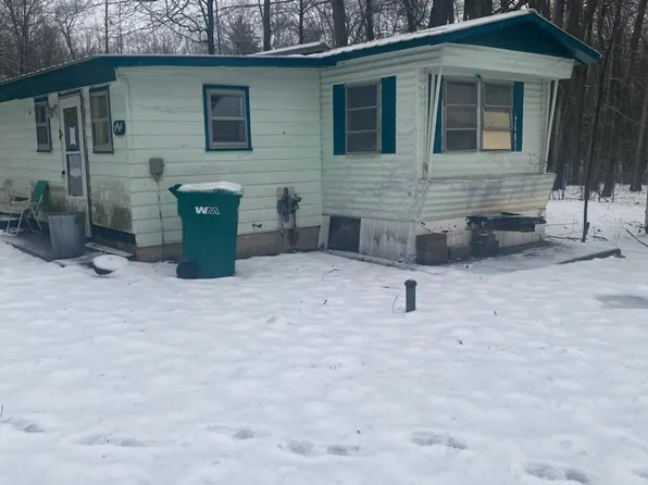 3061 Elizabeth St, Harrison, MI 48625