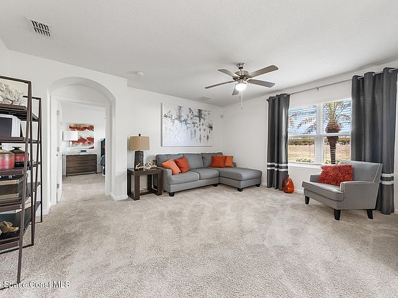5th image of 108 Alamere Dr SW