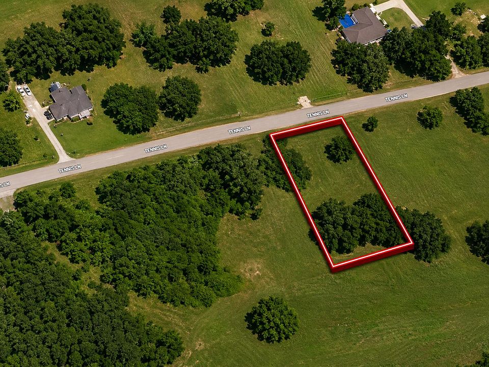 2nd image of 1143 Tennis Ln