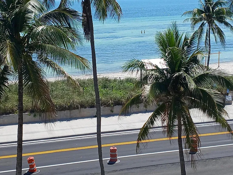 2601 S Roosevelt Blvd #404B — Photo 3