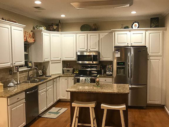Large kitchen 