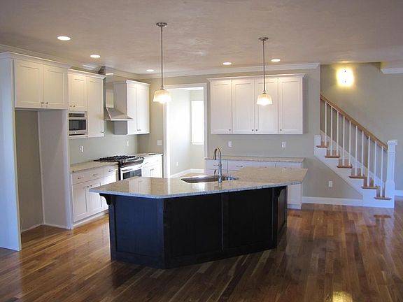 3rd image of 22 Jordan Rd