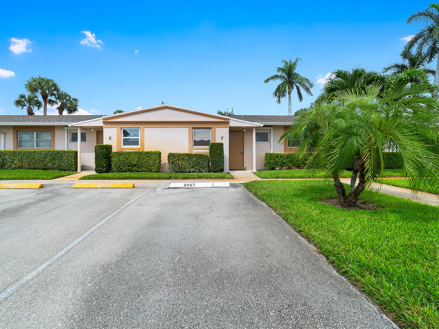 2 bed, 1.0 bath, 815 sqft, $1,550 — Photo 2