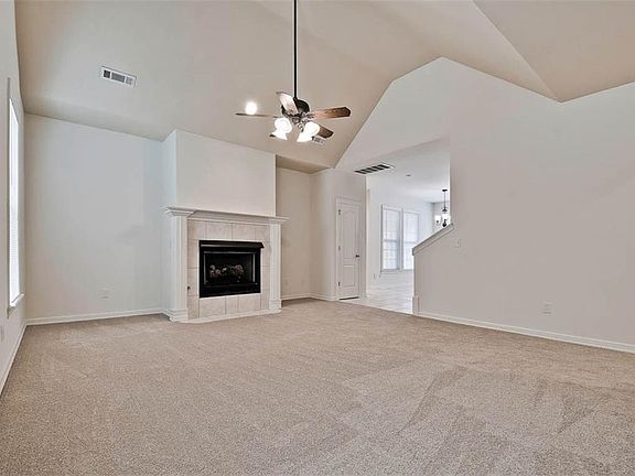 5th image of 1508 NE Young Ave