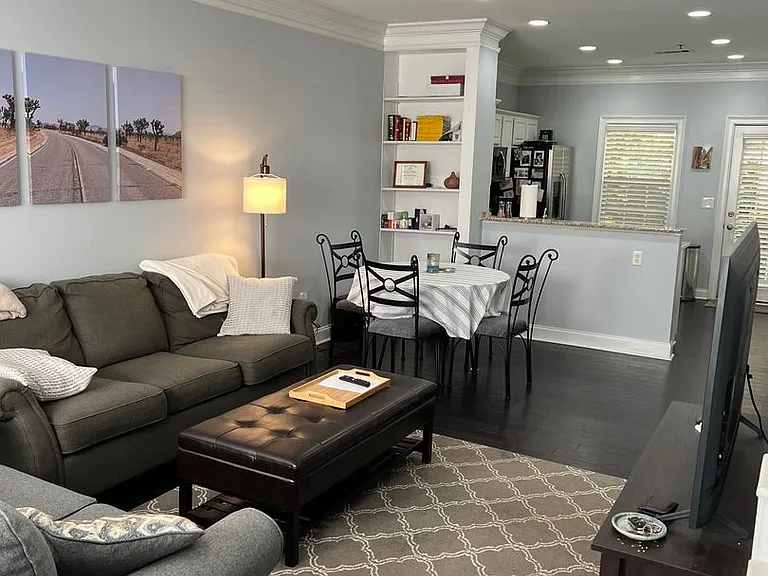 101 Woodlake Dr #407 — Photo 2
