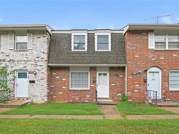 944 Jana Dr, Lawrence, KS 66049