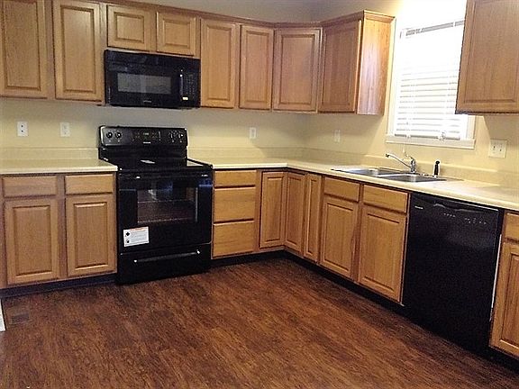 2nd image of 1207 Meadowood Dr