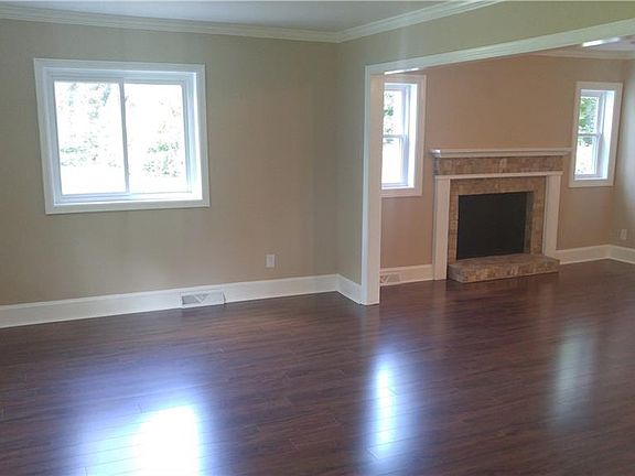 5th image of 305 Pinedale Dr