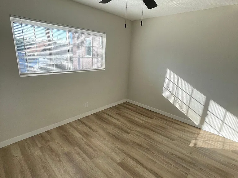 861 N Washington Pl #8 — Photo 7