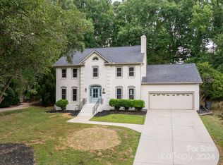 10200 Whitethorn Dr, Charlotte, NC 28277