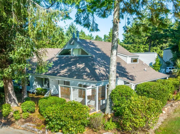 600 Island Dr #16, Gleneden Beach, OR 97388