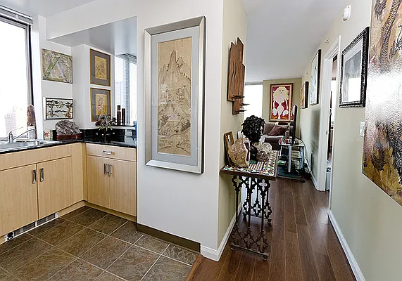 Rented by Citi Habitats | media 64