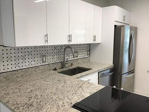3rd image of 7600 NW 4th Pl APT 207