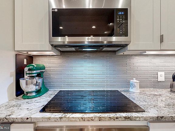 5th image of 1000 Fell St Unit 320