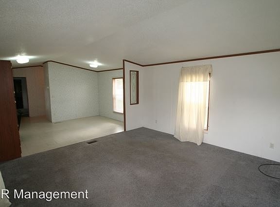 4th image of 2758 Donna Ave