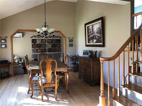 3rd image of 233 Curtin Ave