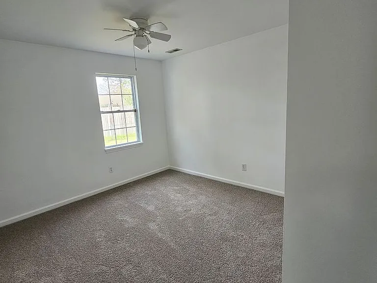 404 Chaps Ct — Photo 15