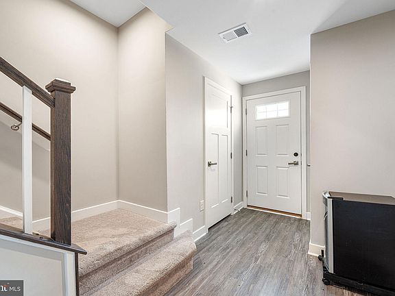 3rd image of 2 Sparrow Cir