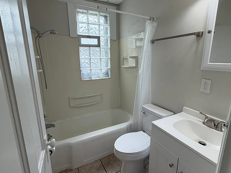 261 Cardiff St #1 — Photo 10