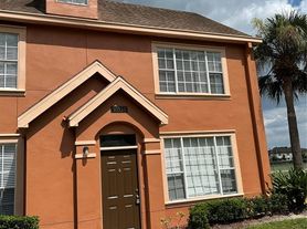 10534 White Lake Ct, Tampa, FL