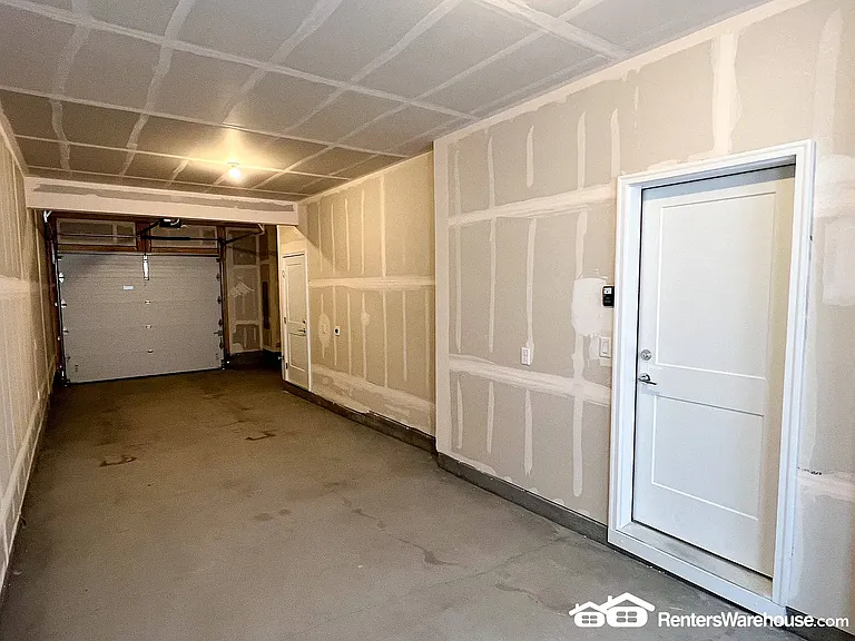 888 S Valentia St — Photo 20