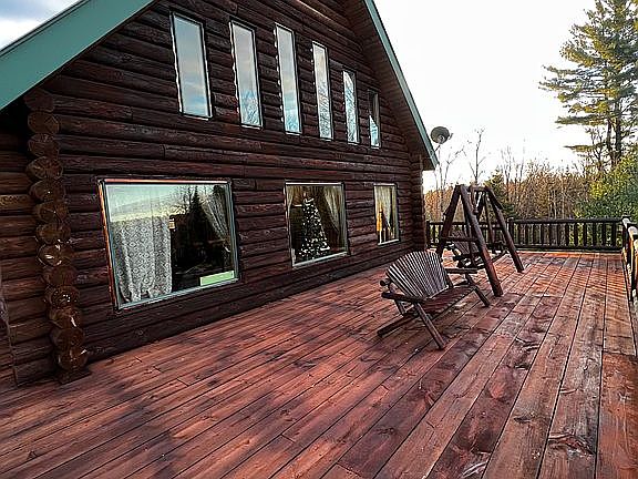 Front Deck, wraparound deck