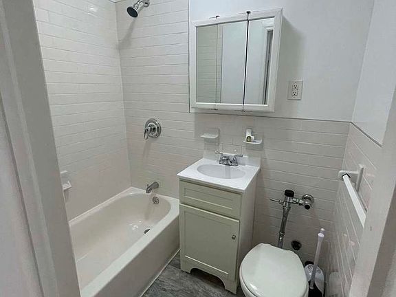 5th image of 319 W 22nd St #3B